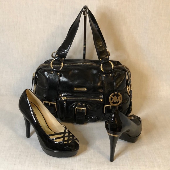 MICHAEL KORS BLACK PATENT LEATHER PUMPS 👠 - Picture 3 of 6